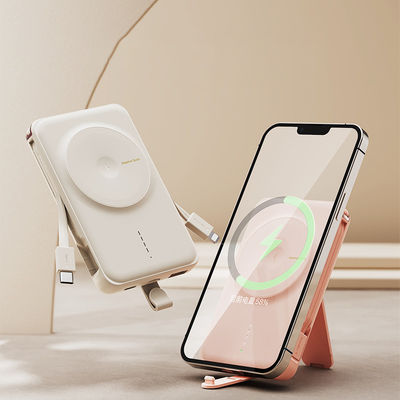 अच्छी कीमत 10000mAh चुंबकीय बैटरी 5W 7.5W वायरलेस आउटपुट ओवरचार्ज संरक्षण के साथ ऑनलाइन